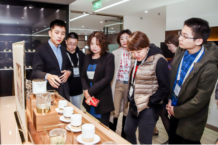 “正和岛”问道“小罐茶”:如何建设新中国茶品牌